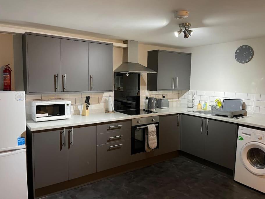 Maple House - 2 Bedroom House With Free Parking In Town By Shortstays4U King's Lynn Exterior foto